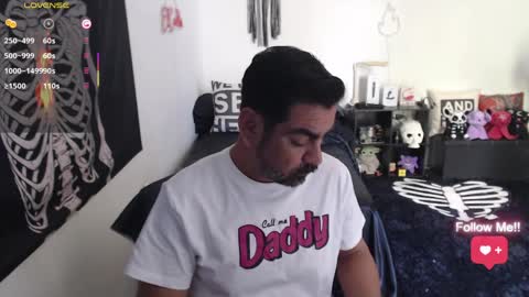 El Carlitos online show from April 7, 6:10 pm