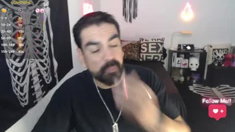 El Carlitos online show from April 28, 10:52 am