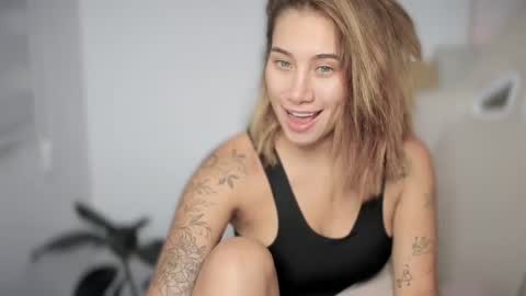 brisa  s online show from February 15, 3:31 am