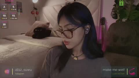 Snapshot of space_sexjs chatting on October 19, 12:15 am ali online show from October 19, 12:15 am