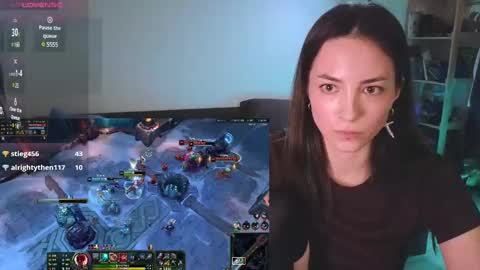 Roxy online show from March 3, 8:11 pm