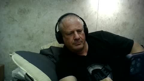 Slave online show from April 22, 1:40 pm