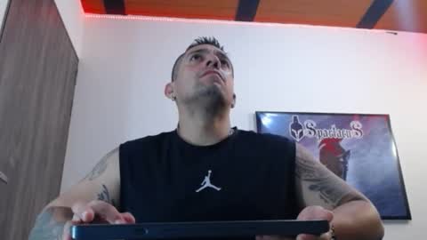 Snapshot of spartacus_cam chatting on September 16, 5:10 am     online show from September 16, 5:10 am