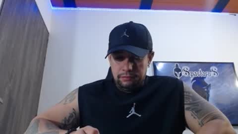 Snapshot of spartacus_cam chatting on October 1, 6:12 am     online show from October 1, 6:12 am