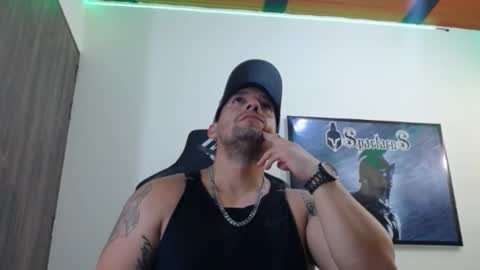 Snapshot of spartacus_cam chatting on October 16, 5:51 am     online show from October 16, 5:51 am