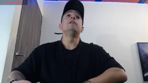 Snapshot of spartacus_cam chatting on January 18, 6:34 am     online show from January 18, 6:34 am