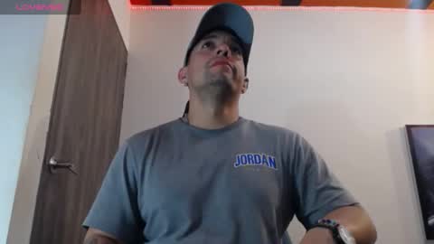 Snapshot of spartacus_cam chatting on January 23, 5:24 am     online show from January 23, 5:24 am