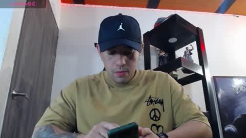 Snapshot of spartacus_cam chatting on December 31, 5:33 am     online show from December 31, 5:33 am