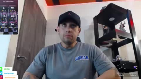 Snapshot of spartacus_cam chatting on December 30, 5:26 am     online show from December 30, 5:26 am