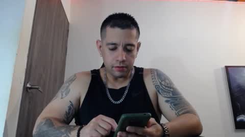 Snapshot of spartacus_cam chatting on February 10, 5:25 am     online show from February 10, 5:25 am