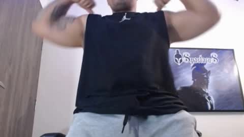 Snapshot of spartacus_cam chatting on September 17, 5:44 am     online show from September 17, 5:44 am