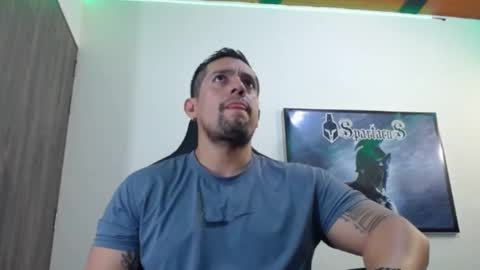 Snapshot of spartacus_cam chatting on September 9, 5:29 am     online show from September 9, 5:29 am