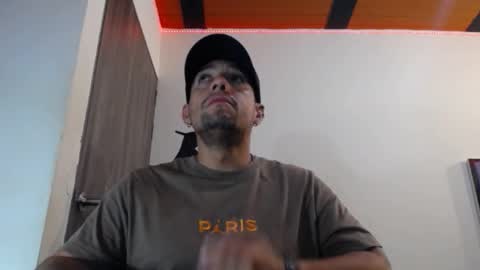 Snapshot of spartacus_cam chatting on February 23, 5:34 am     online show from February 23, 5:34 am