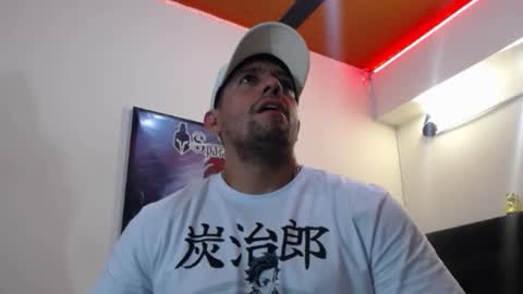 Snapshot of spartacus_cam chatting on October 17, 6:39 am     online show from October 17, 6:39 am