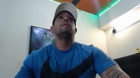 Snapshot of spartacus_cam chatting on September 20, 7:11 am     online show from September 20, 7:11 am