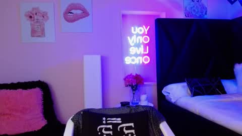 scarlett online show from December 15, 8:05 pm