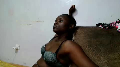 spicy_bella69 online show from May 20, 7:05 am