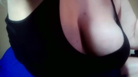 Vanessa Spade online show from May 3, 8:15 pm