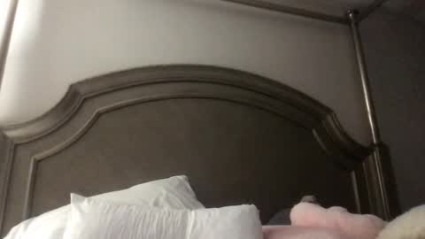 spoiledxo online show from February 7, 2:47 am