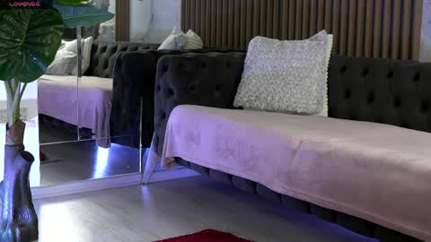 SportyMilfx online show from April 4, 2:24 pm