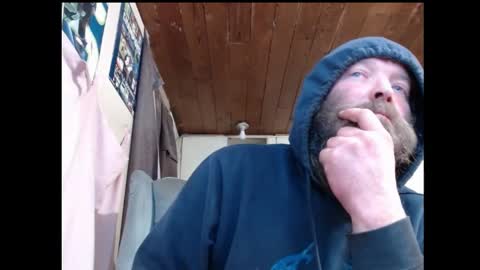 Snapshot of squegly chatting on February 5, 3:45 am Bryan online show from February 5, 3:45 am