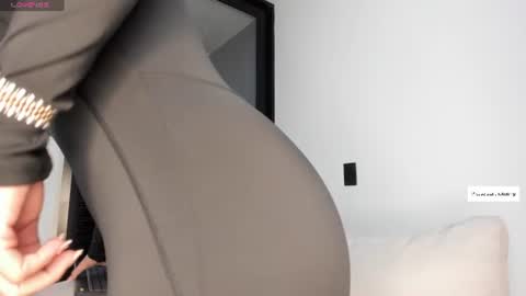 Laura online show from August 8, 4:44 am