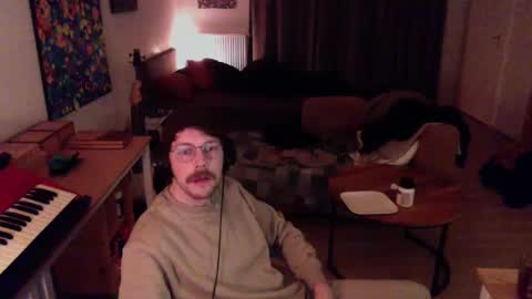 Roger online show from December 4, 9:51 pm