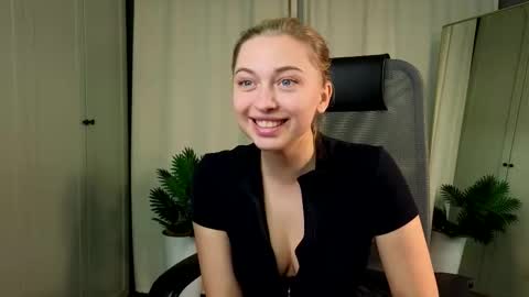 Kate online show from November 6, 3:37 pm