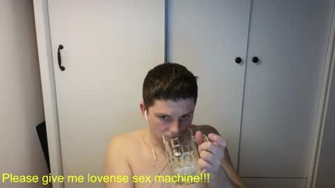 st1vemaster01 online show from April 26, 3:31 pm