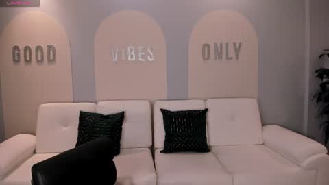 Stacy Woods online show from June 11, 11:52 am
