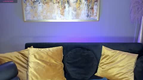 Stacy Woods online show from April 22, 11:06 am