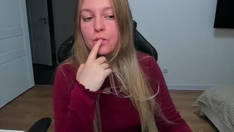 Snapshot of stacy_miraclee chatting on October 15, 2:29 pm Stacy  online show from October 15, 2:29 pm