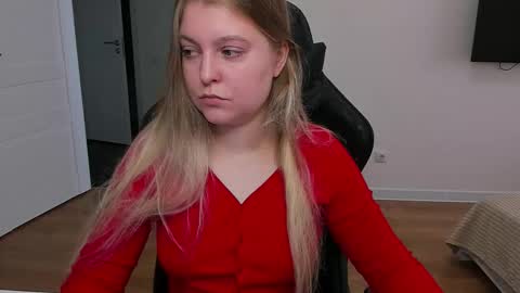 Snapshot of stacy_miraclee chatting on September 17, 11:24 am Stacy  online show from September 17, 11:24 am