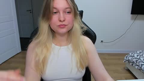 Snapshot of stacy_miraclee chatting on January 21, 4:37 pm Stacy  online show from January 21, 4:37 pm