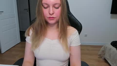 Stacy  online show from April 20, 6:11 pm