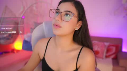 stacycooper_ online show from May 14, 7:23 pm