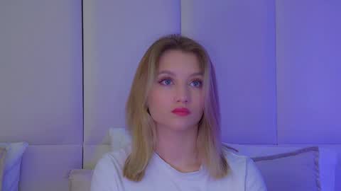 StacyEvances online show from May 18, 12:42 am