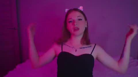 Snapshot of star_girlish chatting on October 9, 7:08 pm star_girlish online show from October 9, 7:08 pm