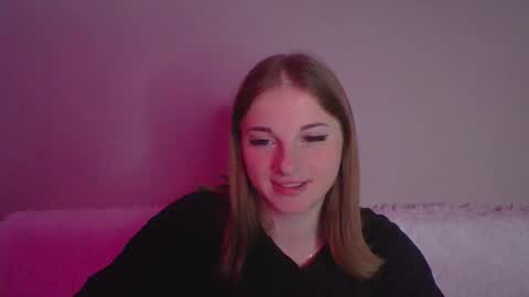 Snapshot of star_girlish chatting on October 25, 7:47 pm star_girlish online show from October 25, 7:47 pm