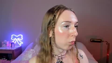 Star  Deluge  online show from March 11, 10:35 pm