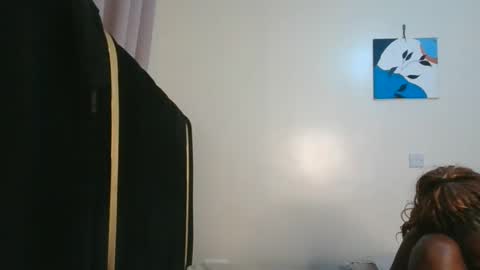 lia online show from February 10, 7:50 pm