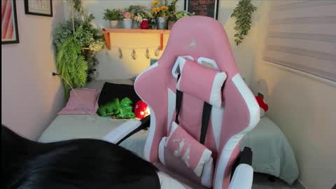 Alisson  online show from December 3, 12:20 am