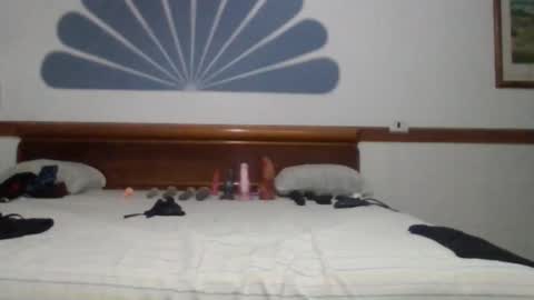 starvingbps online show from November 14, 6:04 am