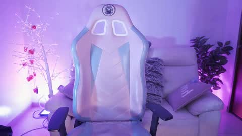 Snapshot of starwitch_ chatting on October 8, 1:02 am Yoko online show from October 8, 1:02 am