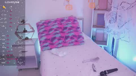 Snapshot of starwitch_ chatting on October 28, 7:37 pm Yoko online show from October 28, 7:37 pm