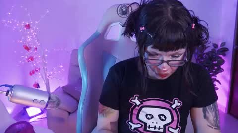 Snapshot of starwitch_ chatting on October 4, 2:09 am Yoko online show from October 4, 2:09 am