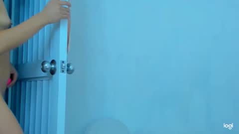 stassiebell online show from November 25, 3:16 am