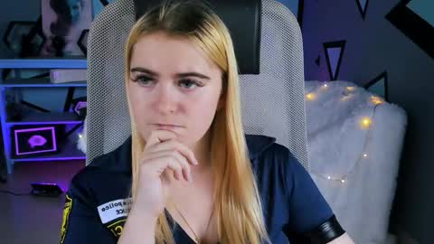 stef_nicks online show from October 14, 11:13 am