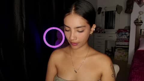 Im MiaIts my first day here  online show from September 11, 12:45 am