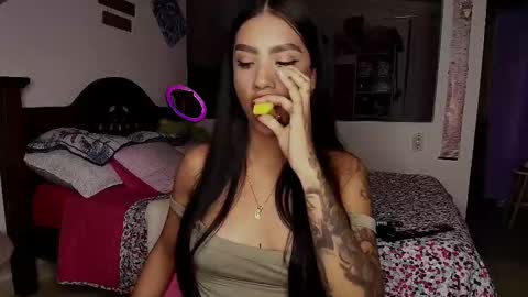 Im MiaIts my first day here  online show from September 18, 12:47 am